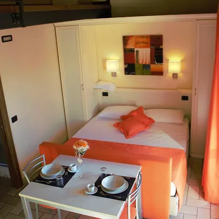 Borgo Castel Savelli グロッタフェッラータ