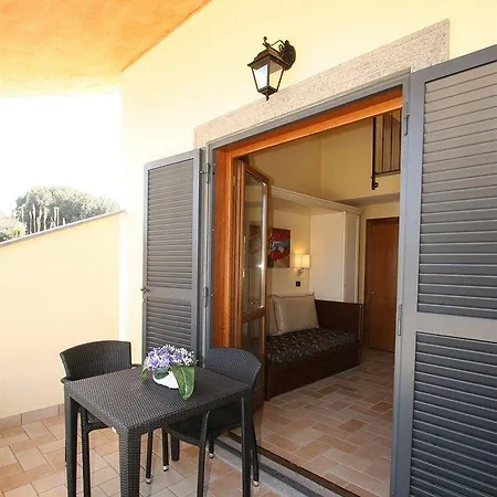 アパートホテル Borgo Castel Savelli