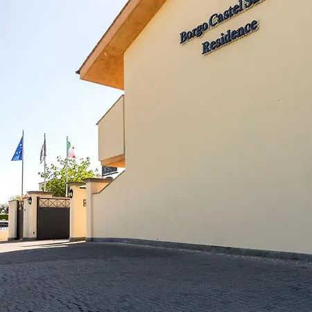 アパートホテル Borgo Castel Savelli 4*