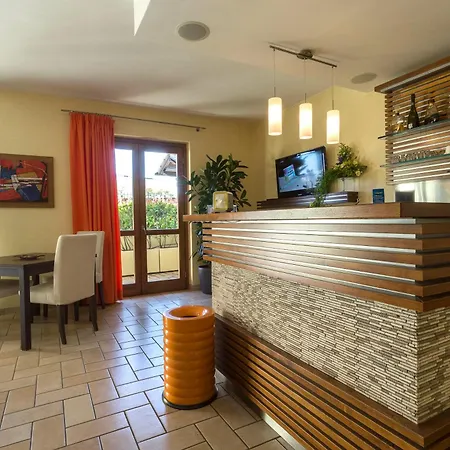 Borgo Castel Savelli アパートホテル