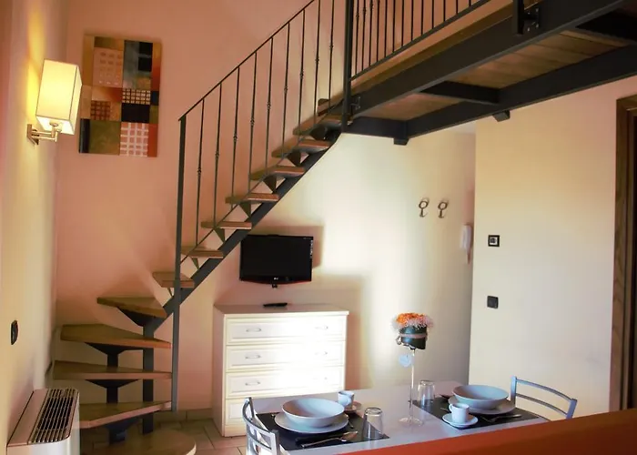 Hotel apartamentowy Borgo Castel Savelli Grottaferrata