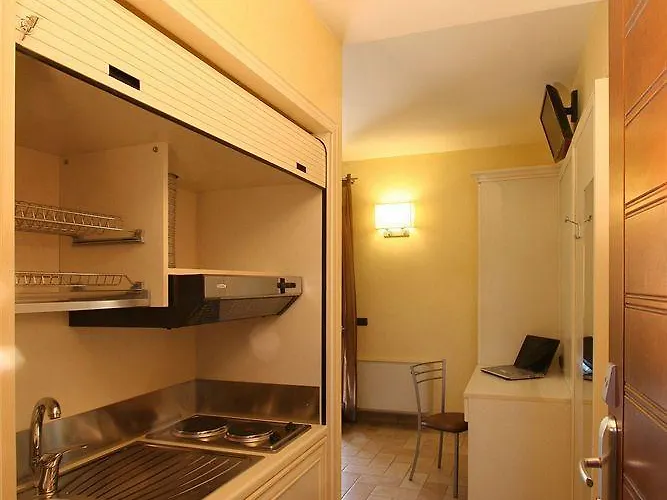 Borgo Castel Savelli 4* Grottaferrata