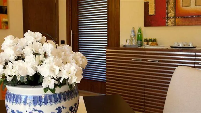 Hotel apartamentowy Borgo Castel Savelli Grottaferrata