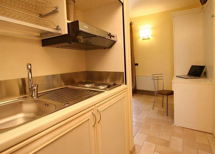 Borgo Castel Savelli 4* Grottaferrata