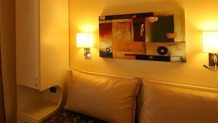 Borgo Castel Savelli 4*